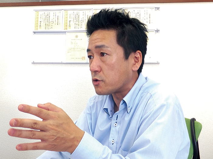 小野 隆 氏